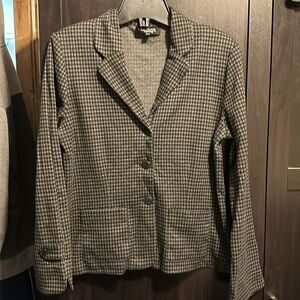 Size S, black and grey pattern blazer